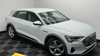 Używany Audi e-tron Design 230 kW (313 KM) 2022 SUV