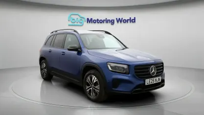Begagnad Mercedes GLB200 Executive 163 HK (119 kW) 2025 Blå SUV