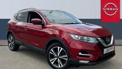 Used Nissan Qashqai N-Connecta 160 HP (117 kW) 2020 Red SUV