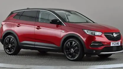 Used Vauxhall Grandland X SRi 131 HP (96 kW) 2021 Red SUV