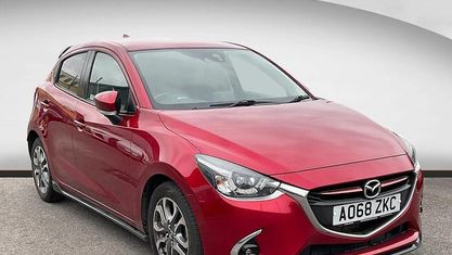Używany Mazda 2 Inclusive 116 KM (85 kW) 2018 Czerwony Hatchback