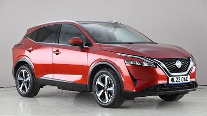 Begagnad Nissan Qashqai N-Connecta 158 HK (116 kW) 2023 Röd SUV