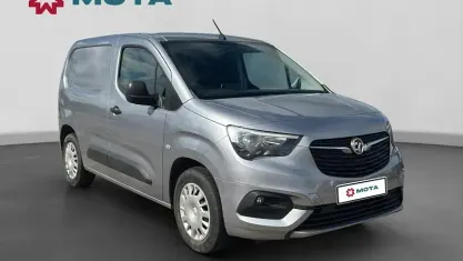 Second-hand Vauxhall Combo Sportive 100 kW (136 CP) 2022 Monovolum