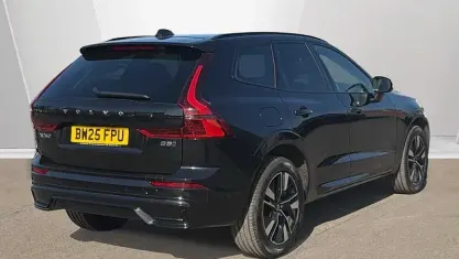 Usado Volvo XC60 Plus 250 HP (183 kW) 2026 SUV