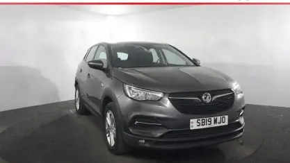 Used Vauxhall Grandland X S 131 HP (96 kW) 2019 Grey SUV