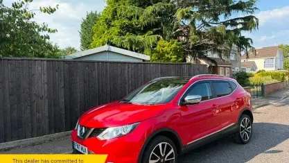 Used Nissan Qashqai Tekna 110 HP (80 kW) 2017 Red SUV