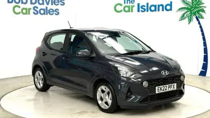 Usado Hyundai i10 SE 84 CV (61 kW) 2022 Gris Utilitario