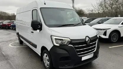 Used Renault Master Business 135 HP (99 kW) 2023 White MPV