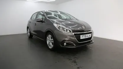 Used Peugeot 208 Active 101 HP (74 kW) 2019 Hatchback