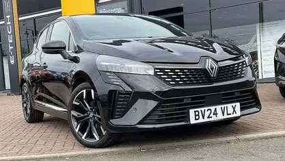 Used Renault Clio V Techno 90 HP (66 kW) 2025 Hatchback