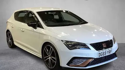 Used Seat Leon CUPRA 290 HP (213 kW) 2020 White Hatchback