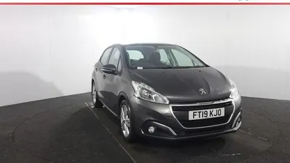 Used Peugeot 208 Active 101 HP (74 kW) 2019 Grey Hatchback