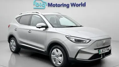 Usado MG ZS Trophy 114 kW (156 CV) 2023 Plateado SUV
