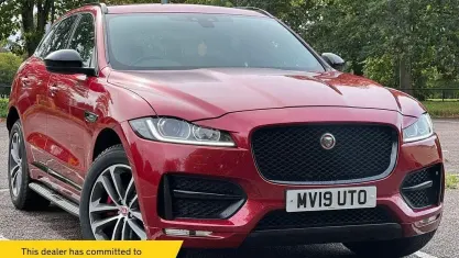 Used Jaguar F-Pace R-Sport 179 HP (131 kW) 2019 Red SUV