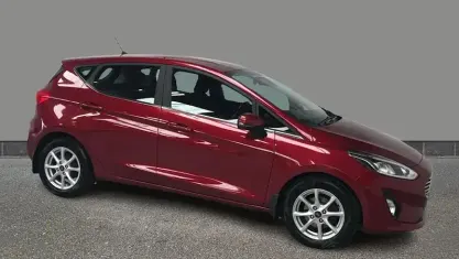 Used Ford Fiesta Zetec 101 HP (74 kW) 2018 Red Hatchback