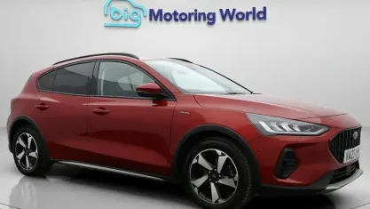 Used Ford Focus Active 125 HP (91 kW) 2023 Red Hatchback
