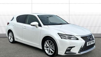 Używany Lexus CT200h 136 KM (100 kW) 2018 Biały Hatchback
