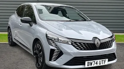 Used Renault Clio V Techno 143 HP (105 kW) 2025 Hatchback