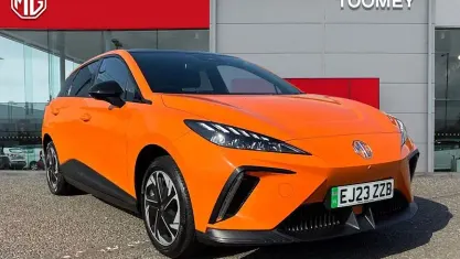 Used MG MG4 EV Trophy 150 kW (204 HP) 2023 Orange Hatchback