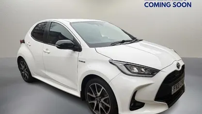 White Used 2021 Toyota Yaris Hybrid Hatchback | £14,850 (Fair price)