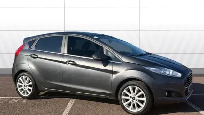 Used Ford Fiesta Titanium 101 HP (74 kW) 2016 Grey Hatchback