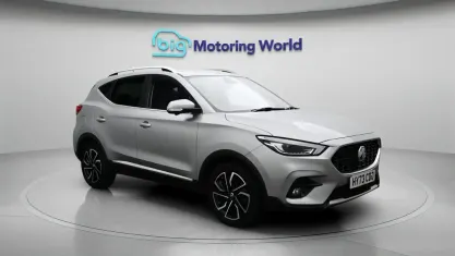 Gebraucht MG ZS Exclusive 106 PS (77 kW) 2023 Silber SUV