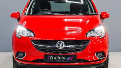 Used Vauxhall Corsa SRi 90 HP (66 kW) 2017 Red Hatchback