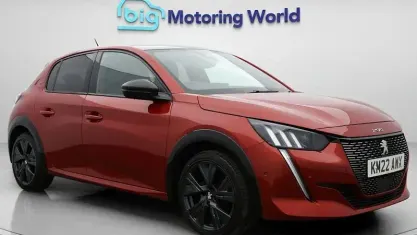 Begagnad Peugeot 208 GTi 102 HK (75 kW) 2022 Röd Halvkombi
