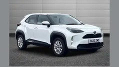 Pure white Used 2023 Toyota Yaris Cross SUV | £18,499 (Fair price)