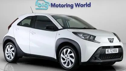 Used Toyota Aygo X PURE 72 HP (52 kW) 2025 SUV