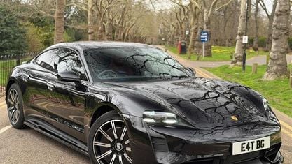 Używany Porsche Taycan 500 kW (680 KM) 2023 Sedan/Limuzyna