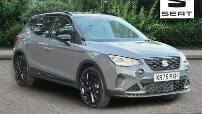 Midnight black New 2025 Seat Arona Black Edition SUV | £20,379 (Fair price)