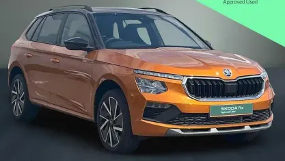 New Skoda Kamiq Design Edition 116 HP (85 kW) 2026 Phoenix orange metallic black magic pearl effect SUV