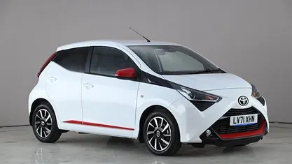 Used Toyota Aygo Trend 72 HP (52 kW) 2021 White Hatchback
