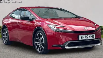 Usado Toyota Prius 223 CV (164 kW) 2025 Rojo Utilitario