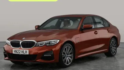 Usado BMW 330e M Sport 292 HP (214 kW) 2022 Laranja Sedan