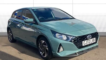 Używany Hyundai i20 SE 101 KM (74 kW) 2023 Zielony Hatchback