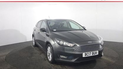 Używany Ford Focus Zetec 125 KM (91 kW) 2017 Szary Hatchback