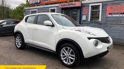 Usado Nissan Juke Acenta 117 HP (86 kW) 2013 Branco SUV