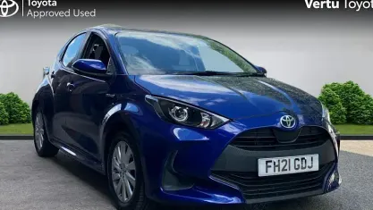 Used Toyota Yaris 116 HP (85 kW) 2021 Blue Hatchback
