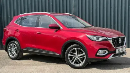 Used MG HS Exclusive 162 HP (119 kW) 2021 Red SUV