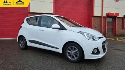 Gebraucht Hyundai i10 Premium 87 PS (63 kW) 2015 Weiß Kleinwagen