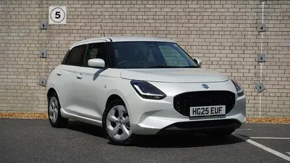 Pure white Used 2025 Suzuki Swift Hatchback | £15,490 (Good price)