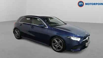 Begagnad Mercedes A200 AMG line 163 HK (119 kW) 2019 Blå Halvkombi