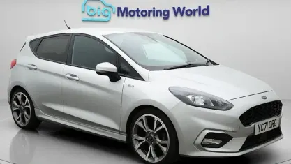 Używany Ford Fiesta ST-Line X 125 KM (91 kW) 2021 Srebrny Hatchback