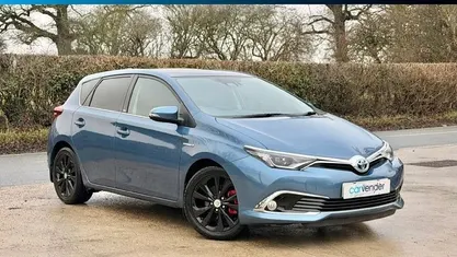 Used 2017 Toyota Auris Hybrid Hatchback | £12,932 (Fair price)