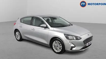 Used Ford Focus Titanium 125 HP (91 kW) 2019 Silver Hatchback