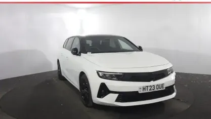 Used Vauxhall Astra S 131 HP (96 kW) 2023 White Estate