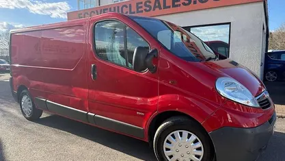 Used Vauxhall Vivaro 90 HP (66 kW) 2013 Red MPV
