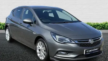 Usado Vauxhall Astra 125 HP (91 kW) 2019 Cinzento Citadino